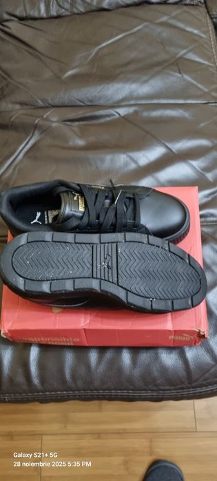 Adidasi piele Puma 38,5 dama