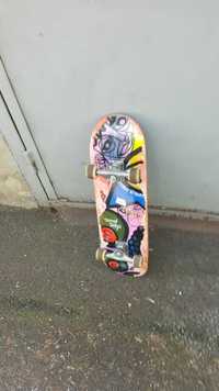 skateboard, aproape nou