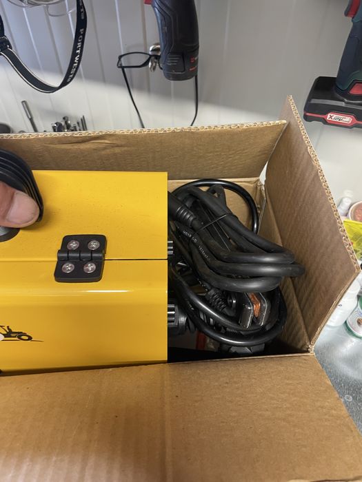 Aparat de sudura cu sarma si electrod. Peefect pentru acasa