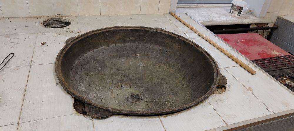 Katta-kichik qozonlar sotiladi (10L, 30L, 50L)