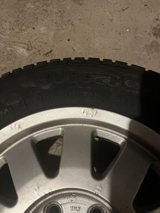 15 цола алуминиева джанта с гума за Ауди