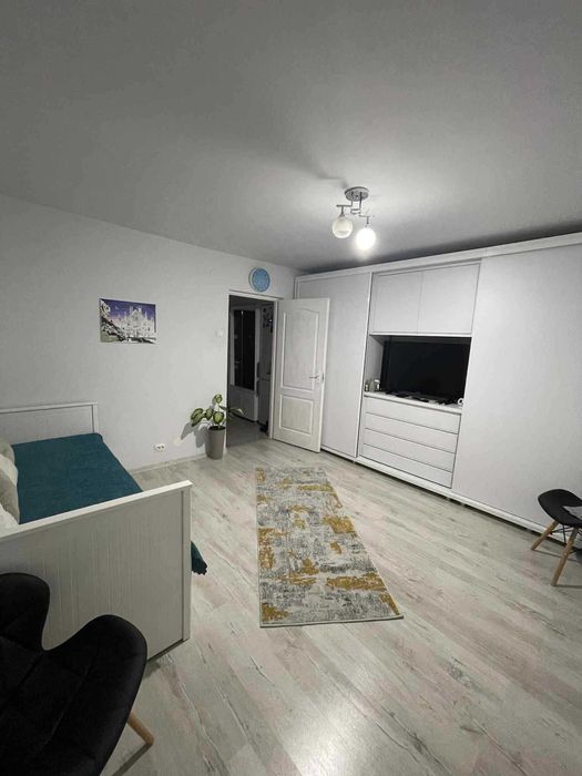 Vând garsonieră zona Zahana