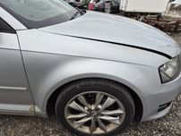 Aripa dreapta fata audi a3 8P an 2013 facelift cod culoare LX7W