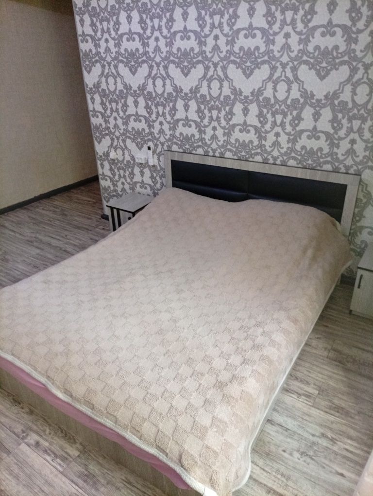 Кровать Двухспальная+ Матрас + Тумбочки