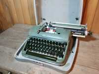 Антикварна Немска пишеща машина Olympia с куфар. Отлично състояние