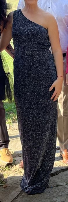 Рокля в перфектно състояние.