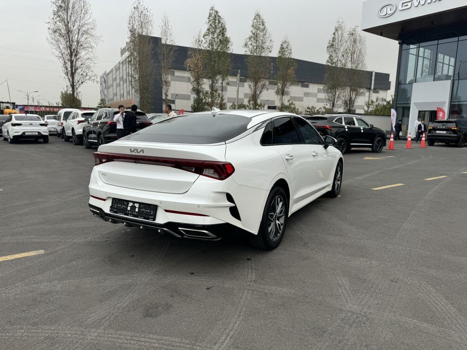 Kia K5 Prestige light