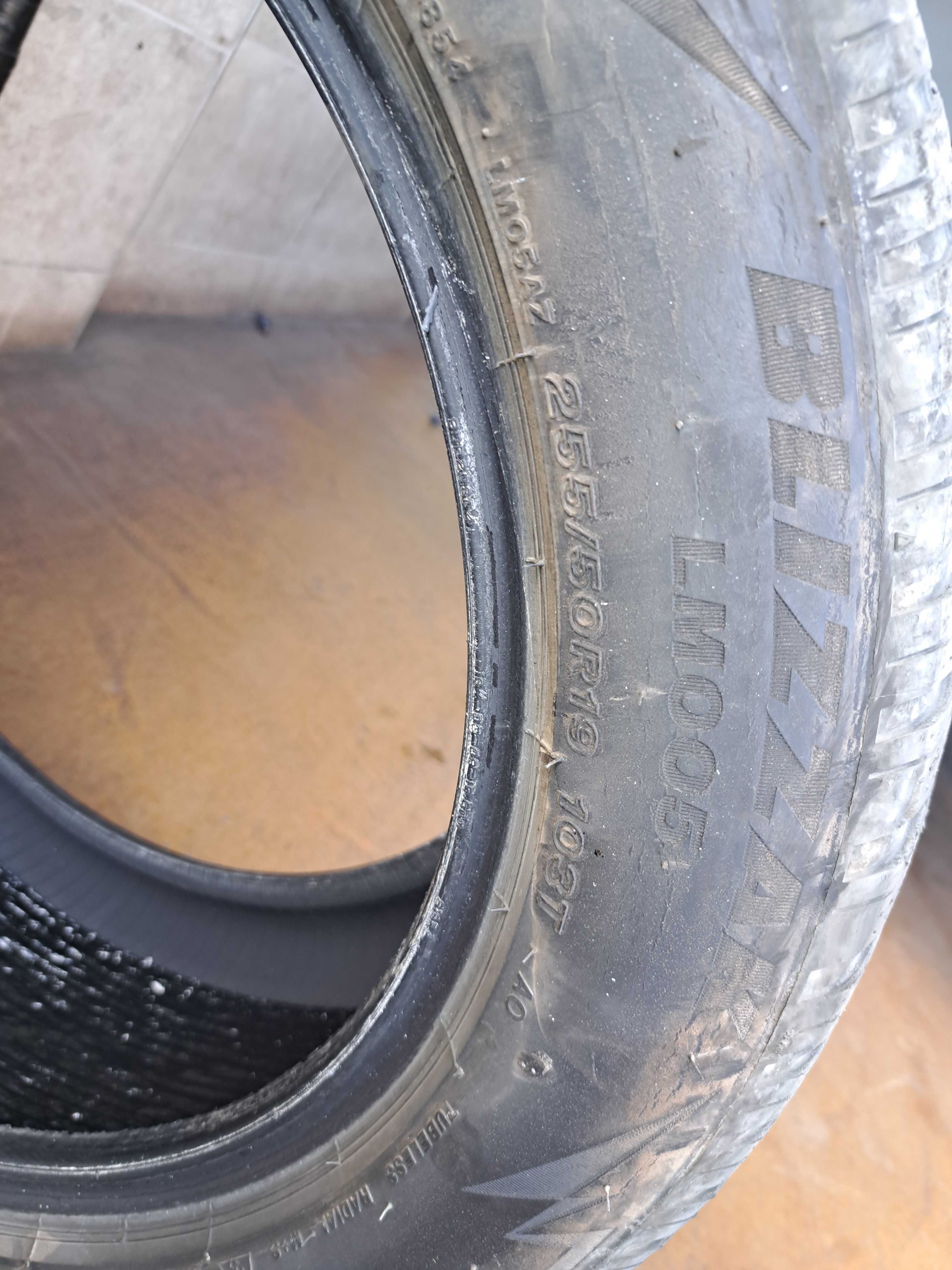 Продавам 4. Зимни гуми 255/50/R19 Bridgestone 4 стоманени джанти