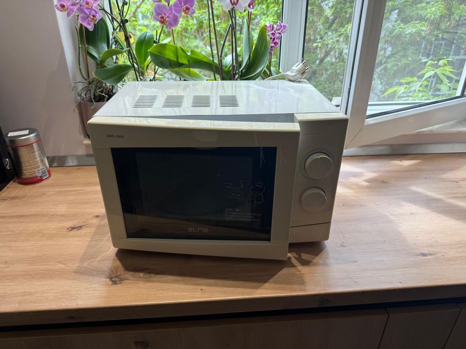 Cuptor cu microunde Elite EMO-1903