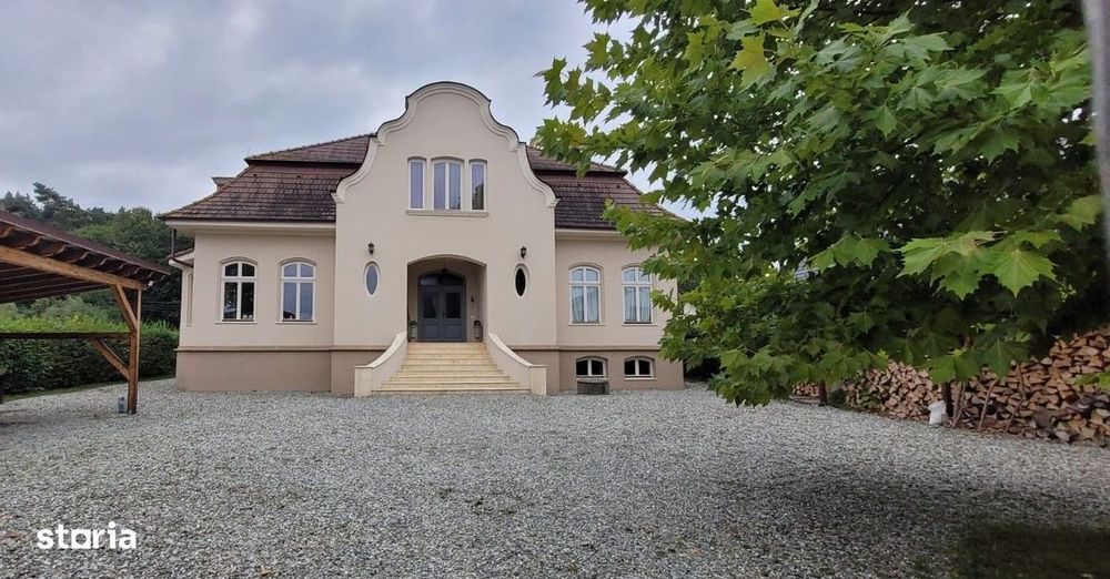 Vila cu 7 camere si teren de 2000 mp zona Padurea Dumbrava