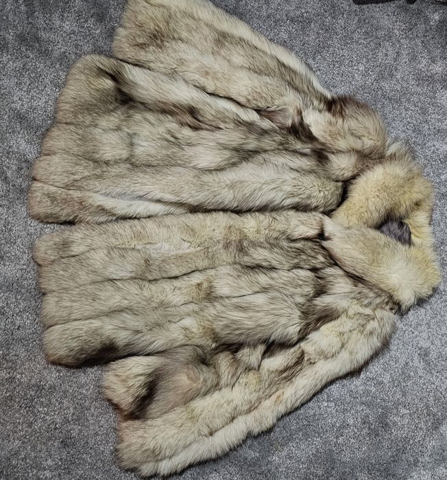 Haina din blana naturala de vulpe