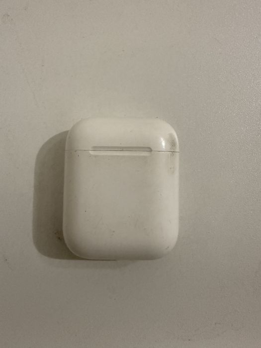 Продаю кейс от наушников айрподс 2 оригинал, airpods original, эйрподс