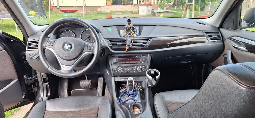 BMW   X1    X Drive  AUTOMAT