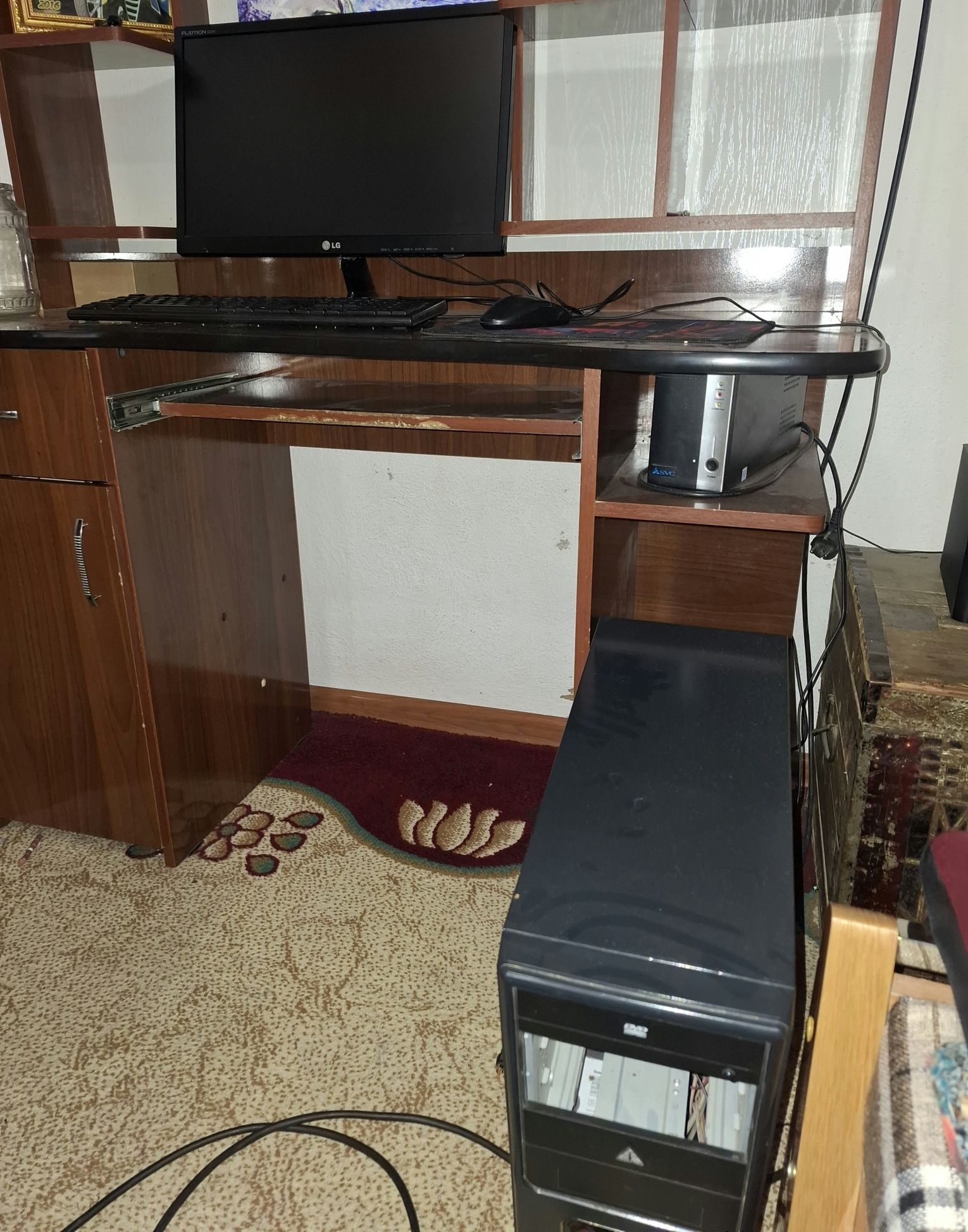 Kompyter sotiladi arzon hammasini komplekt stol qoshilmaydi