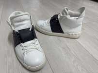Adidasi Valentino