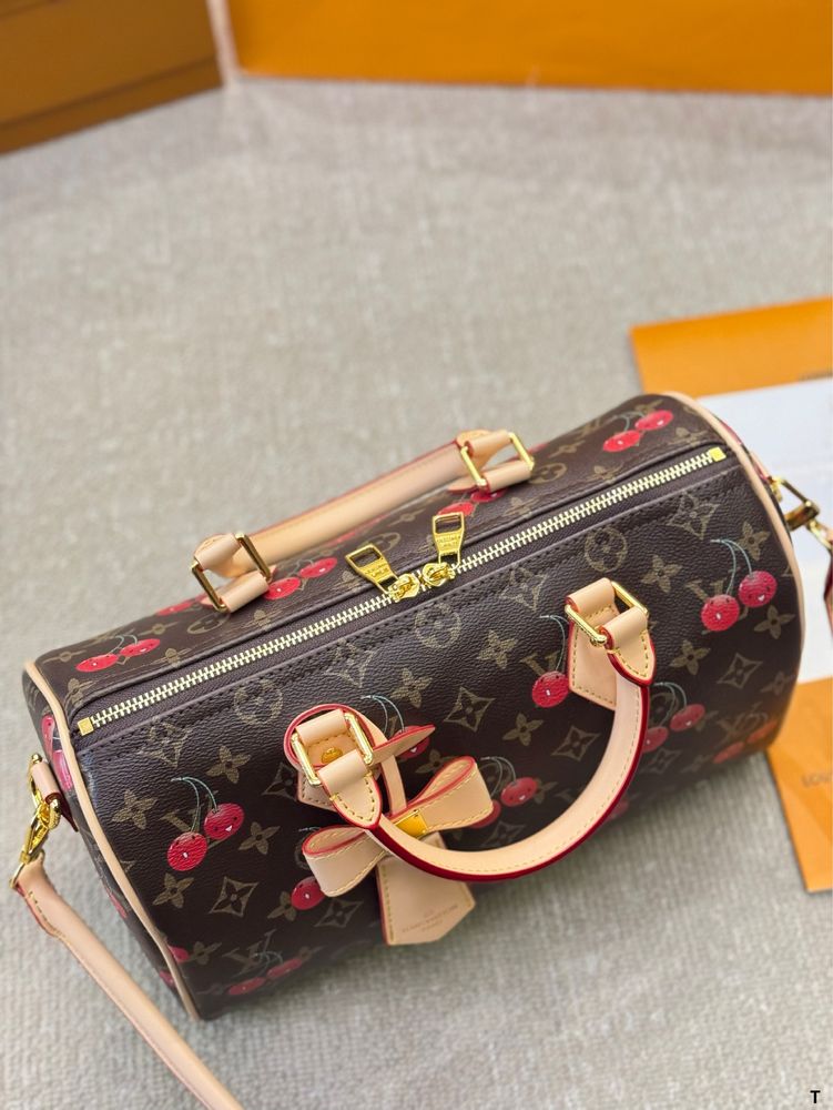 Geanta Louis Vuitton cherry