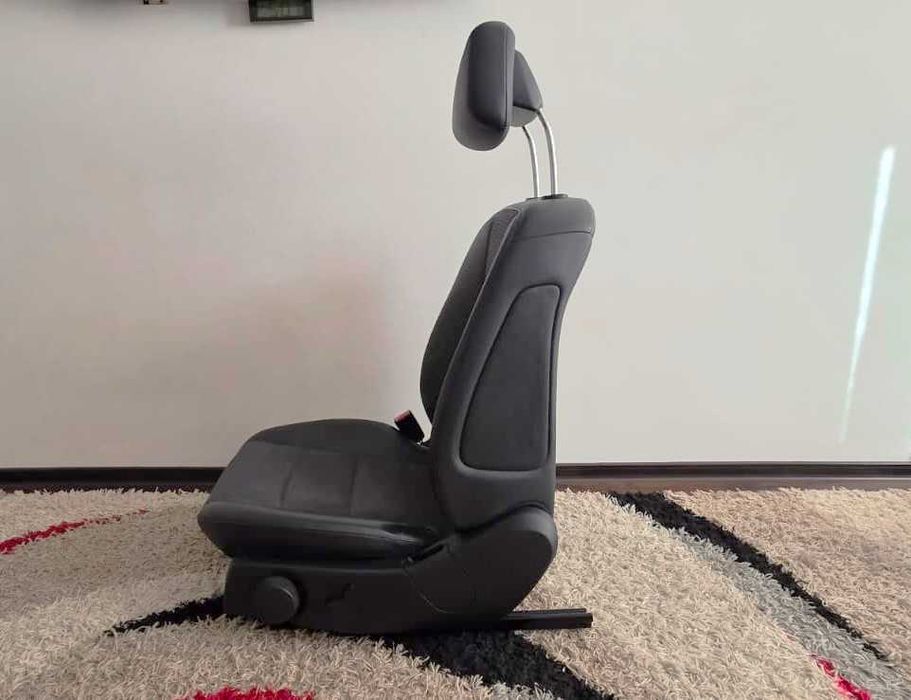 Scaun sofer C Class W204 cu incalzire, interior AMG semi piele/textile