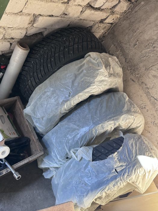 Продам шины Ykohama 215 55 R17