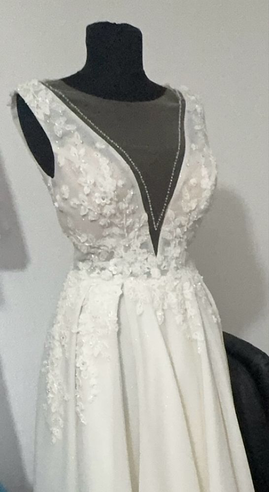 Vând rochie de mireasă stil A-line