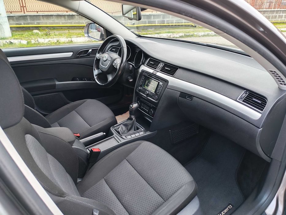 Skoda Superb 2.0 TDI, 140 CP, Climatronic, Navi, Euro 5, Germania