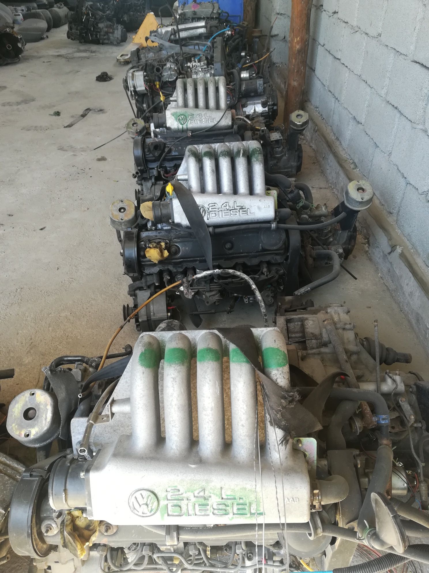 Двигатель на Фольксваген Пассат 1.8 Гольф 1.8 2.0 Вольво 2.4 дизель