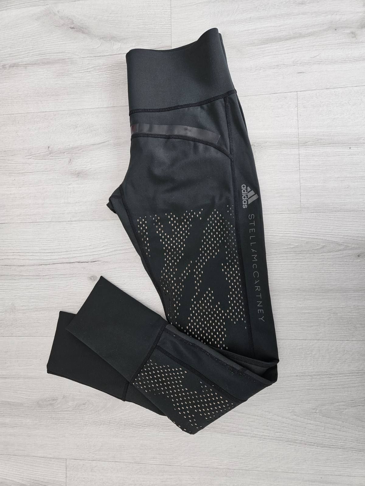Дамски долнища на Nike.