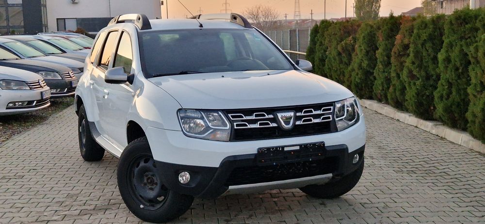 Vand Dacia Duster 1.6 mpi 4x4 Model Facelift 2015 RATE Model Prestige