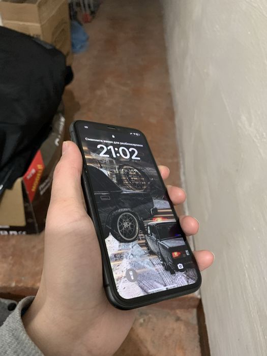 продается айфон 11 64гб в хорошем состояние