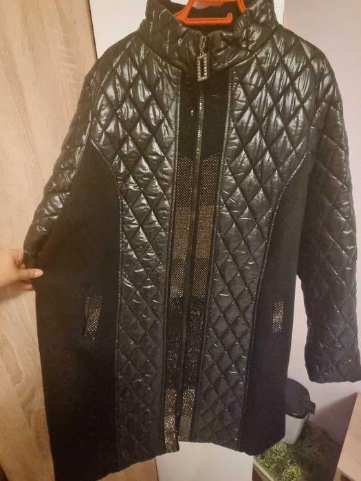 Яке-Палто подходящо както за ежедневие,така е за официални поводи