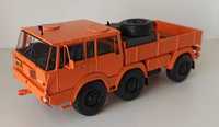 Macheta Tatra 813 6x6 camion - IXO/DeAgostini Camioane de Legenda 1/43