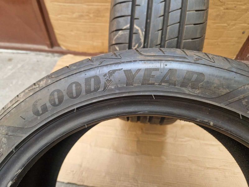 2 Goodyear R18 225/45
летни гуми Runflat 
DOT4218