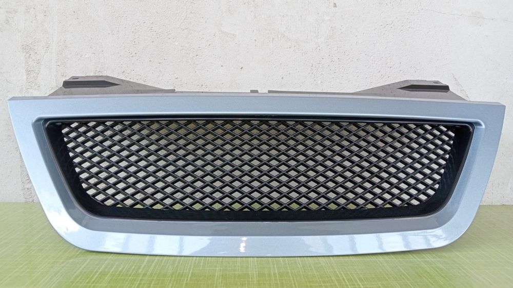 Нексия. Запчасти на Нексию. Решётка на Нексию. Новая. Цвет Дельфин.