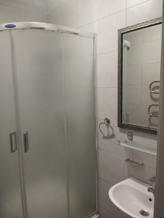 Срочно сдаю  квартиру недорого трёхкомнатную