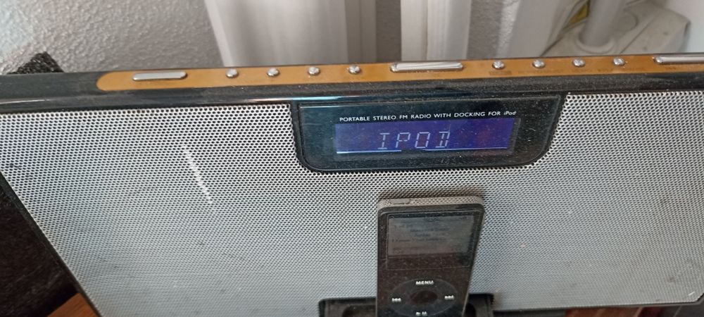 Radio digital cu ipod