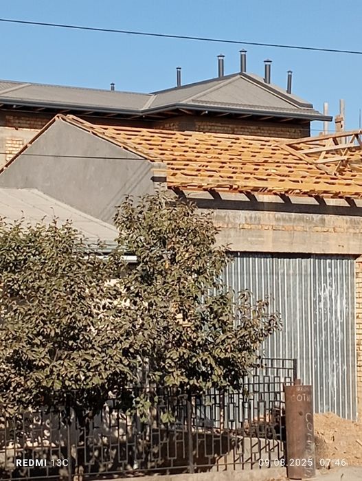 Qibray sentrda 3 sotx Karobka