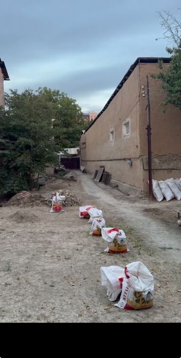 Kukcha oqtepa Dadil ko’chasida 8.20 sotih er xisobida srochna sotiladi