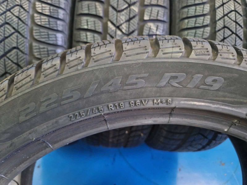 4 Anvelope de iarnă Pirelli R19 225/45 Runflat DOT3319