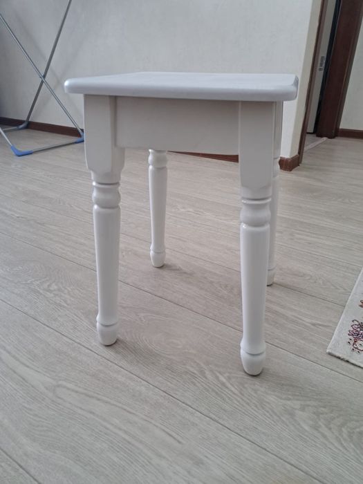 Табуретки дерево натуральное