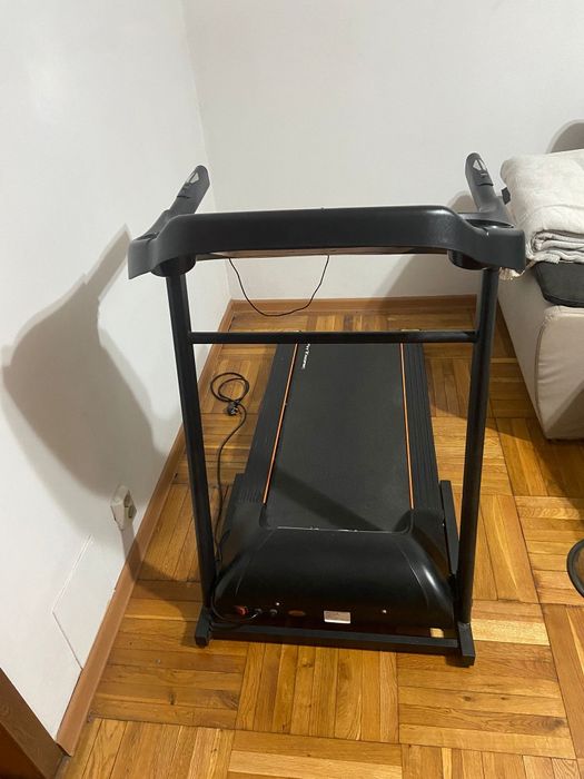 Vând banda de alergare