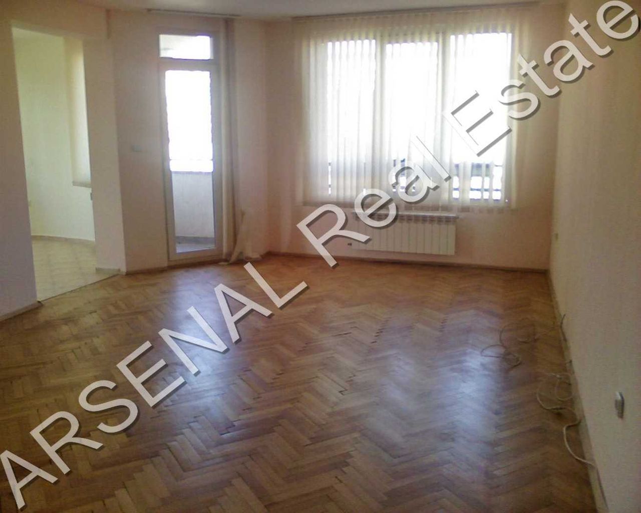Дава се под наем Тристаен апартамент в София, Борово - 120 кв.м за 600 € - Снимка #2