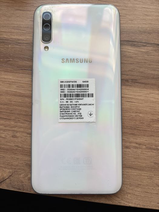 Продаю Samsung Galaxy A50