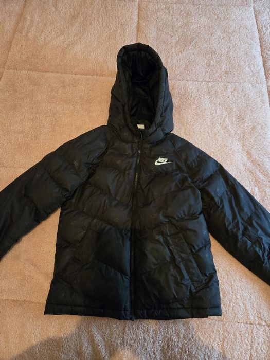 Детско юношеско яке Nike