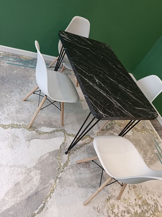 Продам стол с стульями