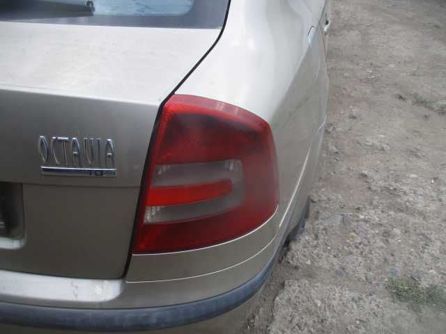 Tripla stop stanga dreapta spate SKODA OCTAVIA 2 an 2006 limuzina