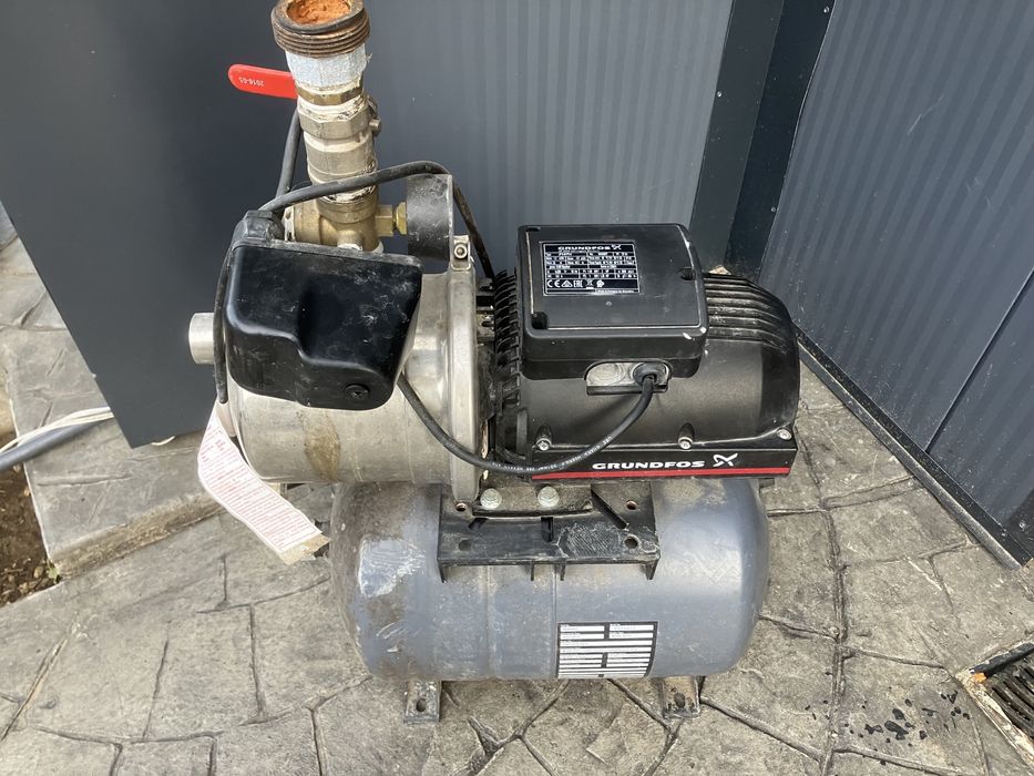 Хидрофорна помпа  Grundfos