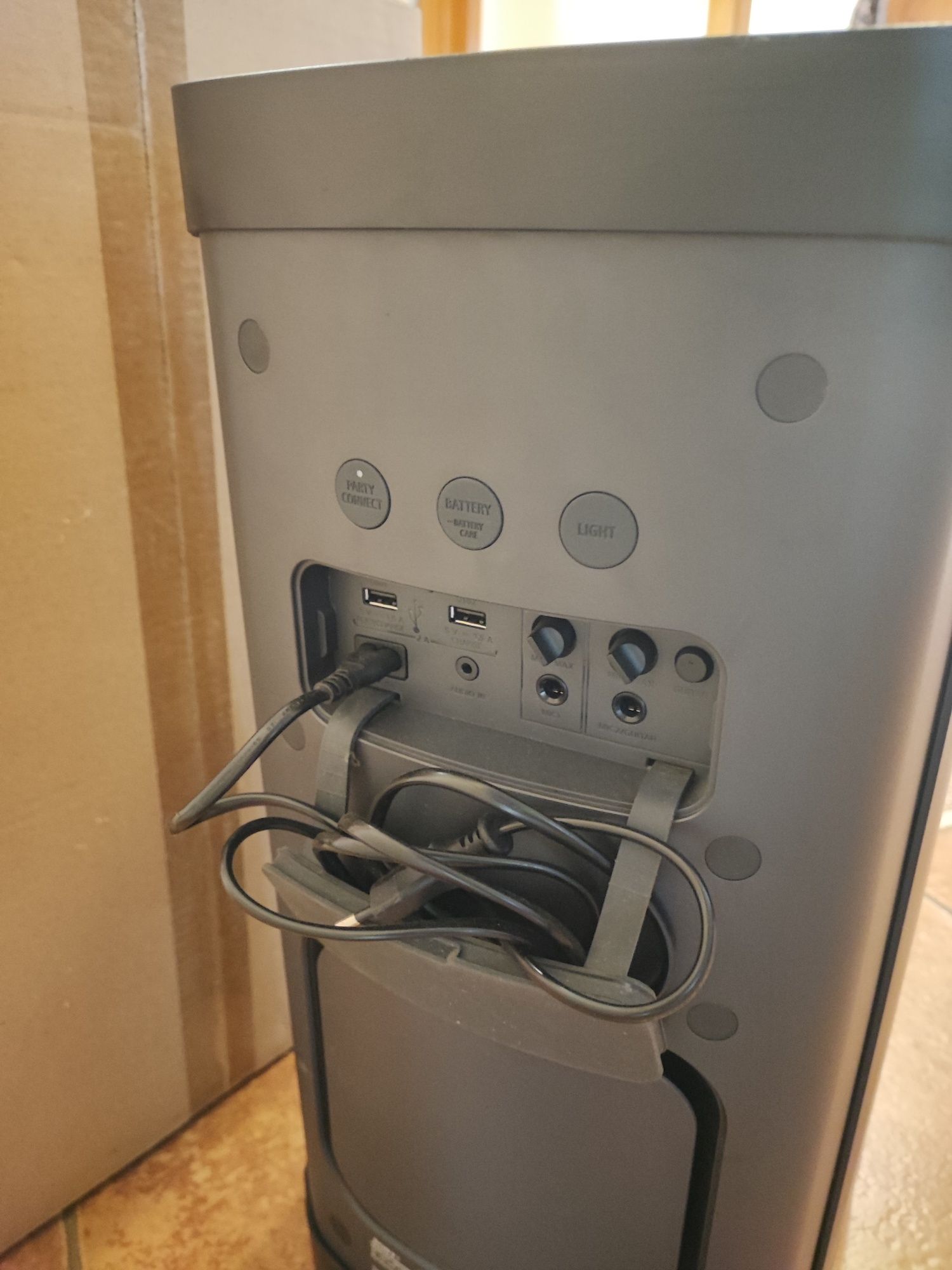 Vând boxă portabilă SONY XP500
