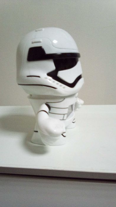 Продавам оригинални Star Wars, Marvel ,Yacco предмети, играчки.