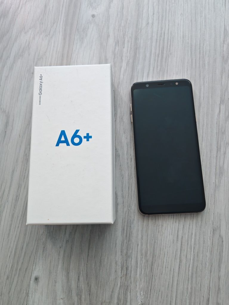 Телефон Samsung A6+