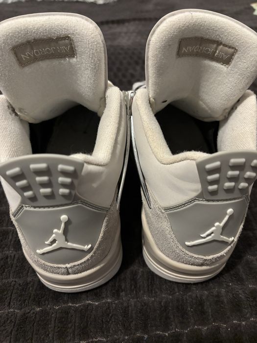 Adidasi jordan 4 frozen moment