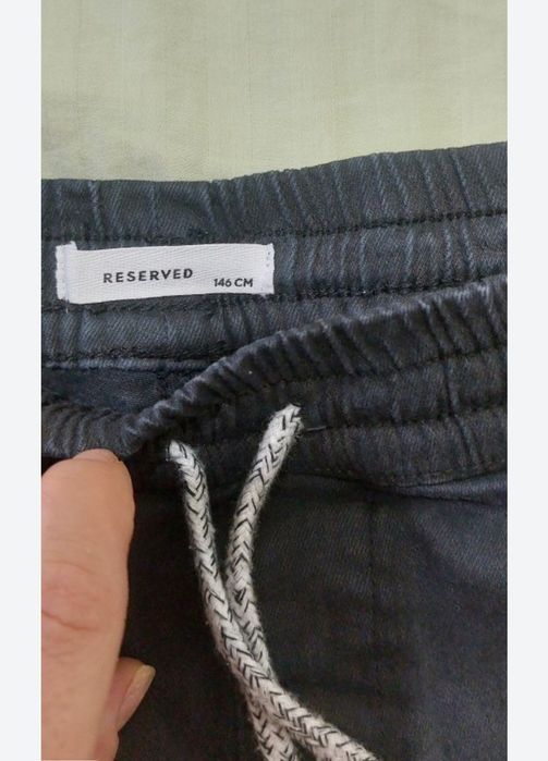 Blugi și hanorac Reserved 146